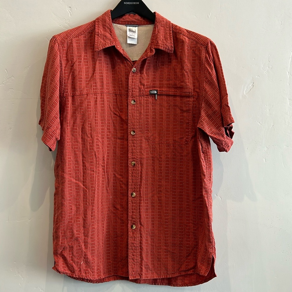 The North Face Men’s Button-Down Shirt